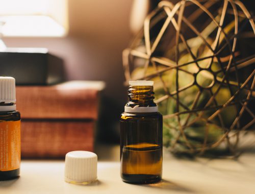 The Many Benefits and Uses of Essential Oils